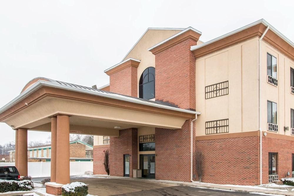 Quality Inn & Suites Niles Экстерьер фото