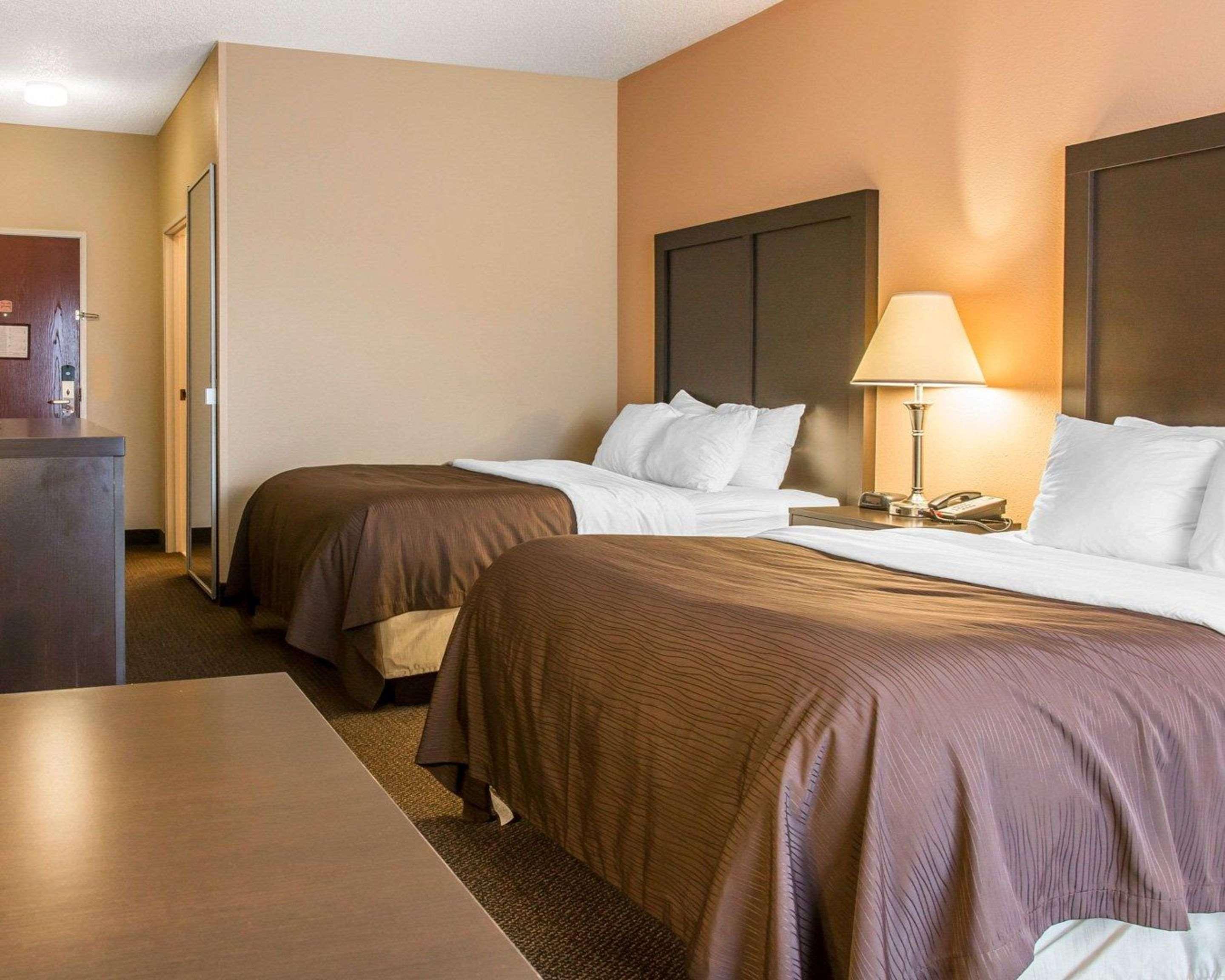 Quality Inn & Suites Niles Экстерьер фото