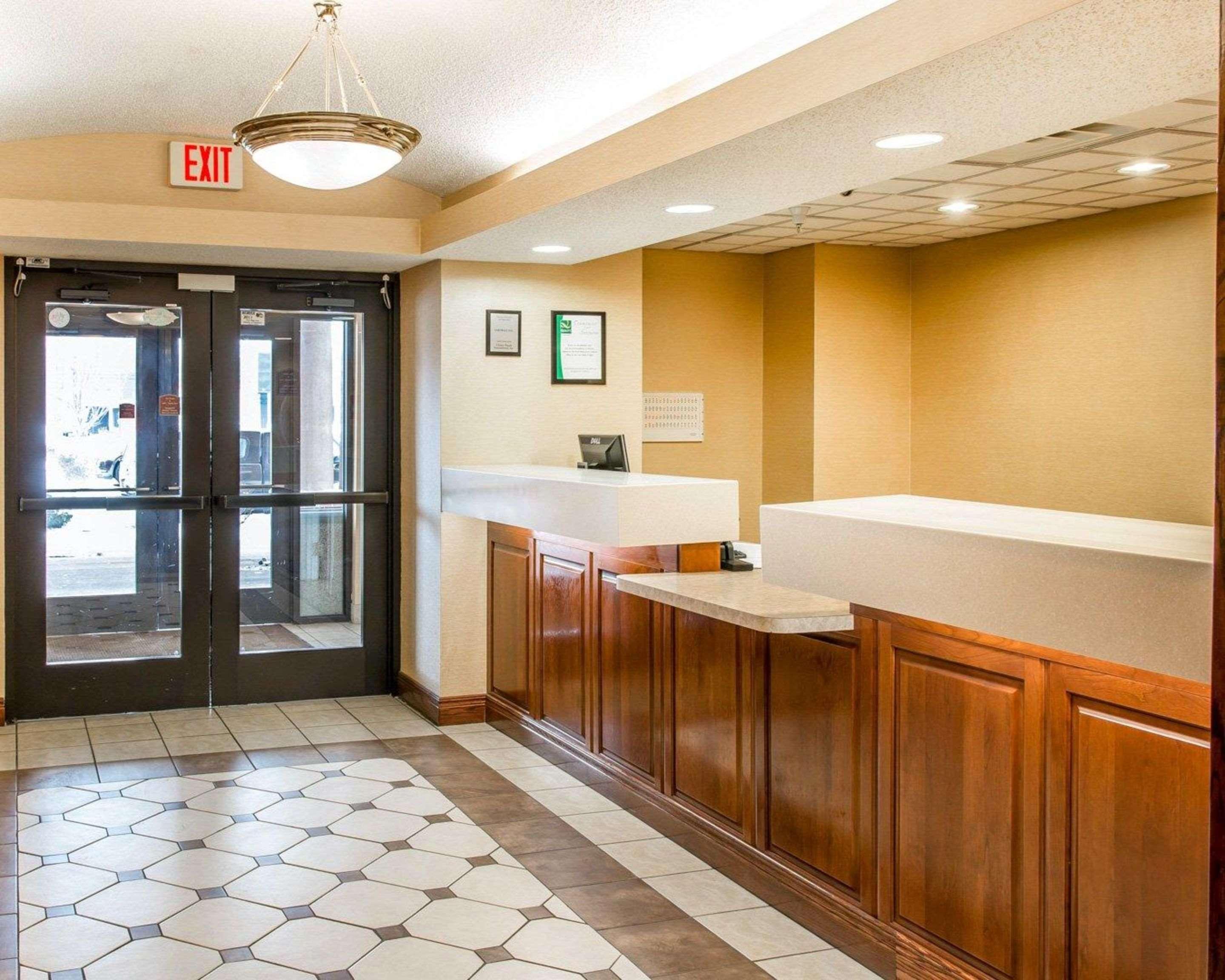 Quality Inn & Suites Niles Экстерьер фото