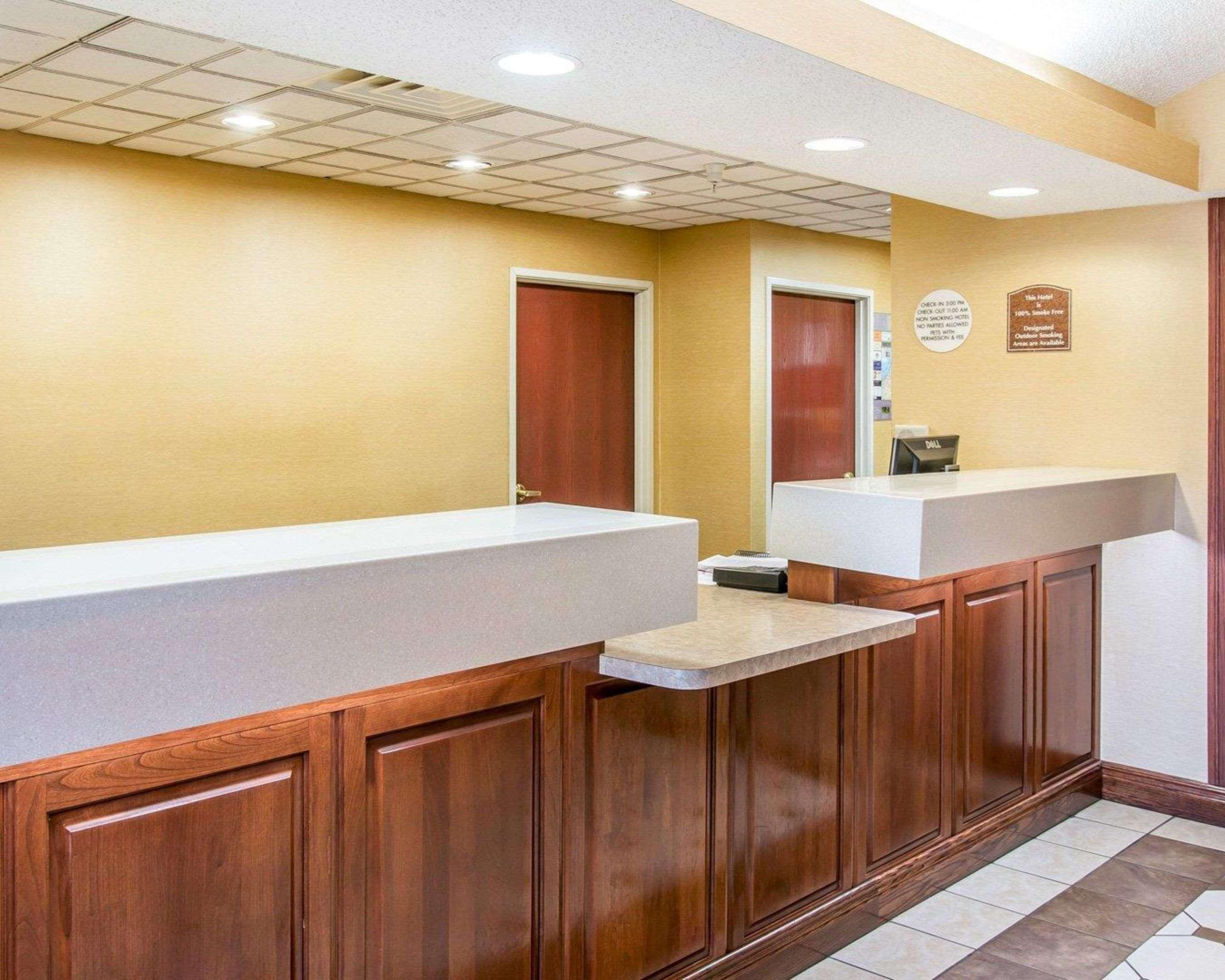 Quality Inn & Suites Niles Экстерьер фото